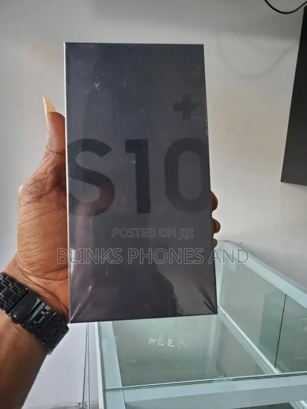 New Samsung Galaxy S10 Plus 128 GB Black · Photo 1