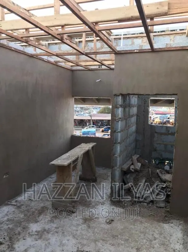 Professional and Skillful Construction Workers · Photo 1