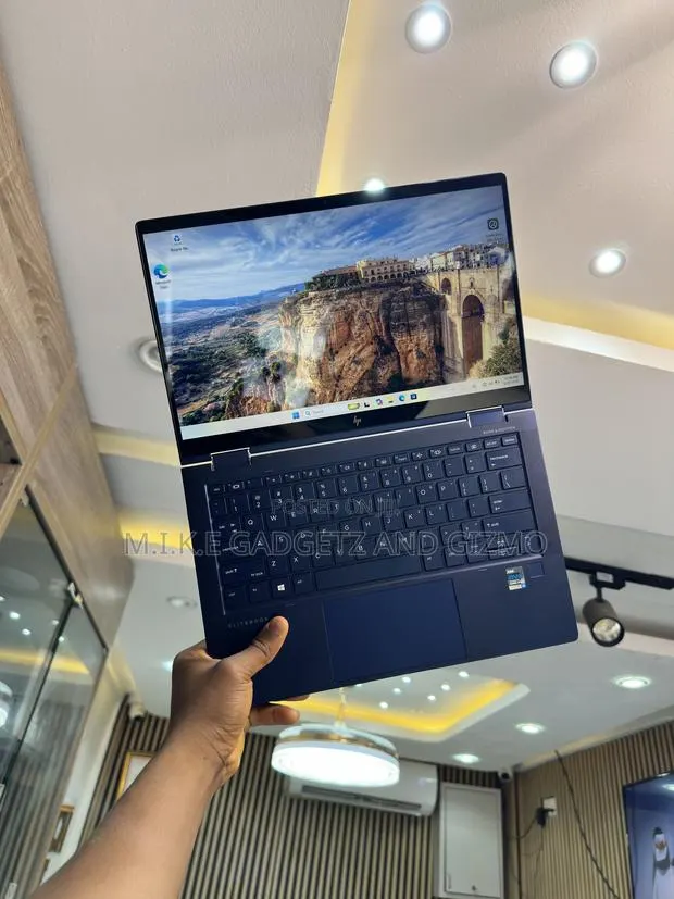 Laptop HP Dragonfly G2 16GB Intel Core i5 SSD 512GB · Photo 1