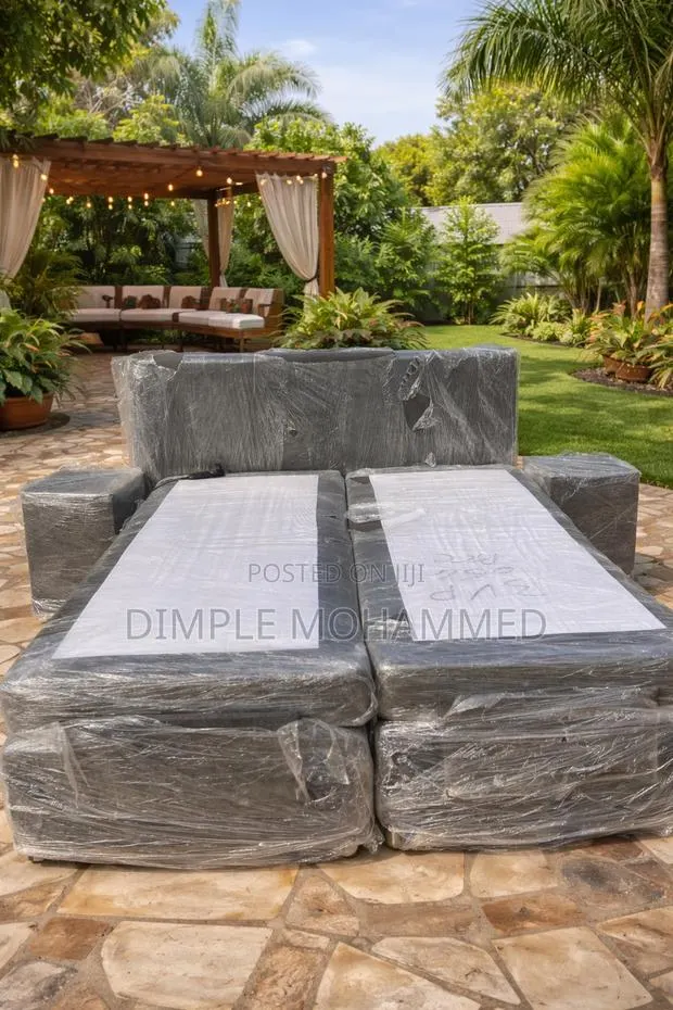 Spring Box Bed · Photo 1