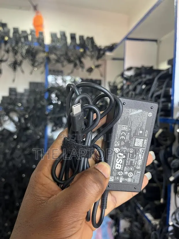 Original HP Type C Charger · Photo 3