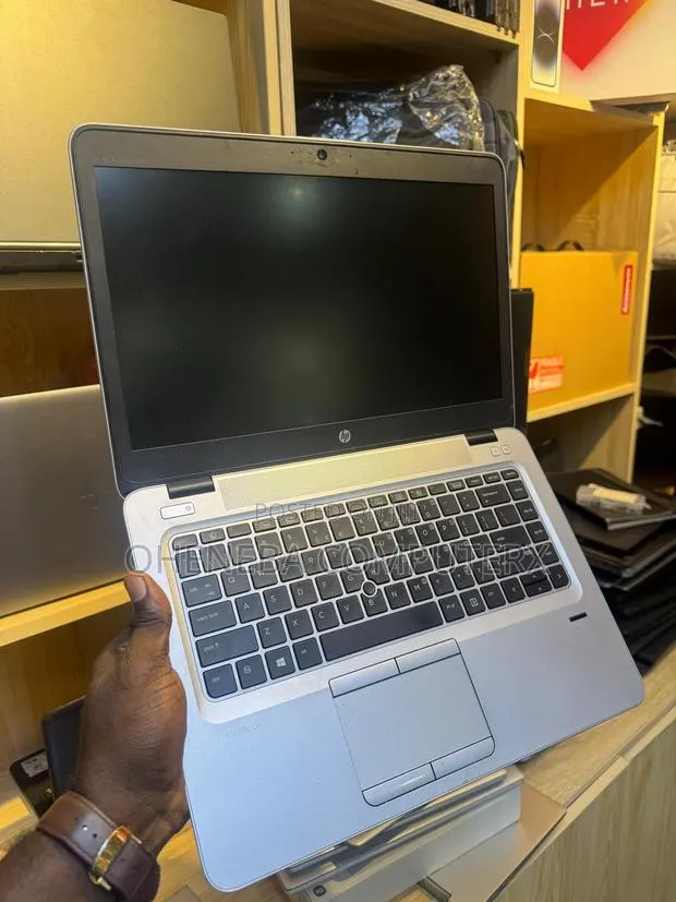 New Laptop HP EliteBook 840 G2 8GB Intel Core i5 SSD 256GB · Photo 1