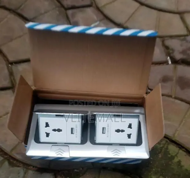 Floor Socket Double With Usb+C · Photo 1