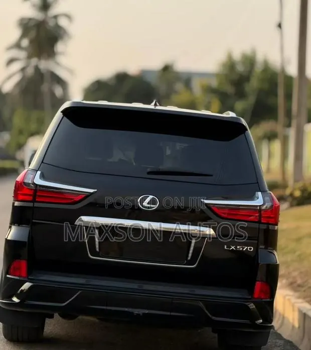 Lexus LX 570 AWD 2020 Black · Photo 1