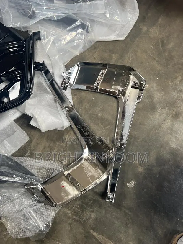 Mitsubishi Outlander 2016 2017 2018 Front Bumper Chrome · Photo 1