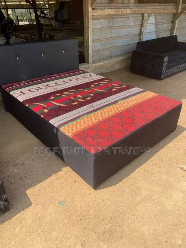 Inbuilt Double Bed · Photo 1