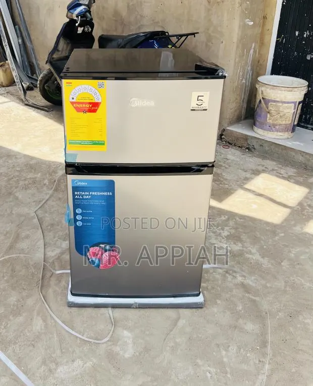Energy Saving Midea 2 Door Table Top Fridge(87liter) · Photo 1