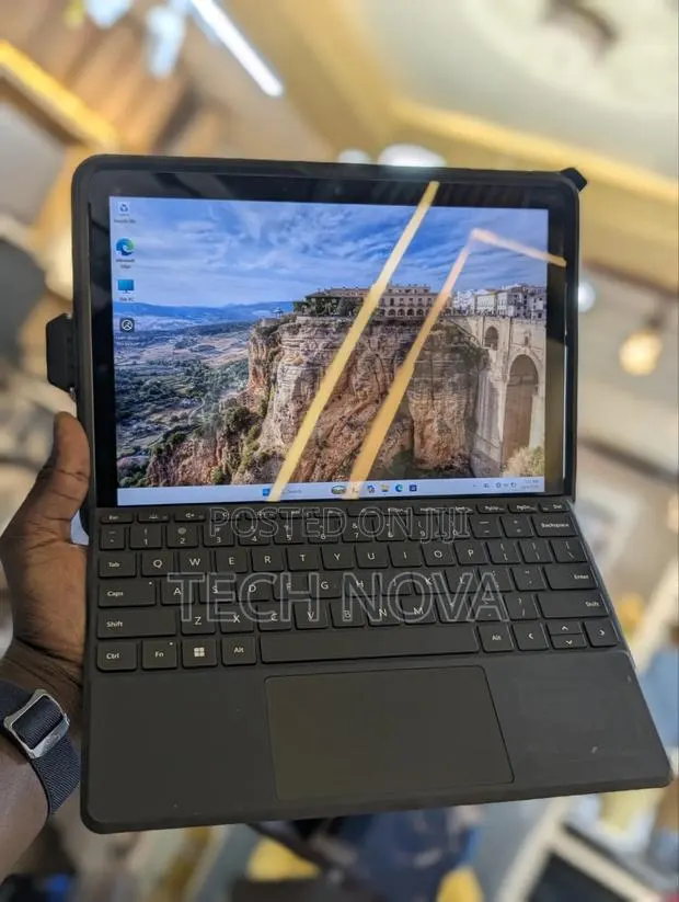 Laptop Microsoft Surface Go 2 8GB Intel Core M3 SSD 128GB · Photo 1