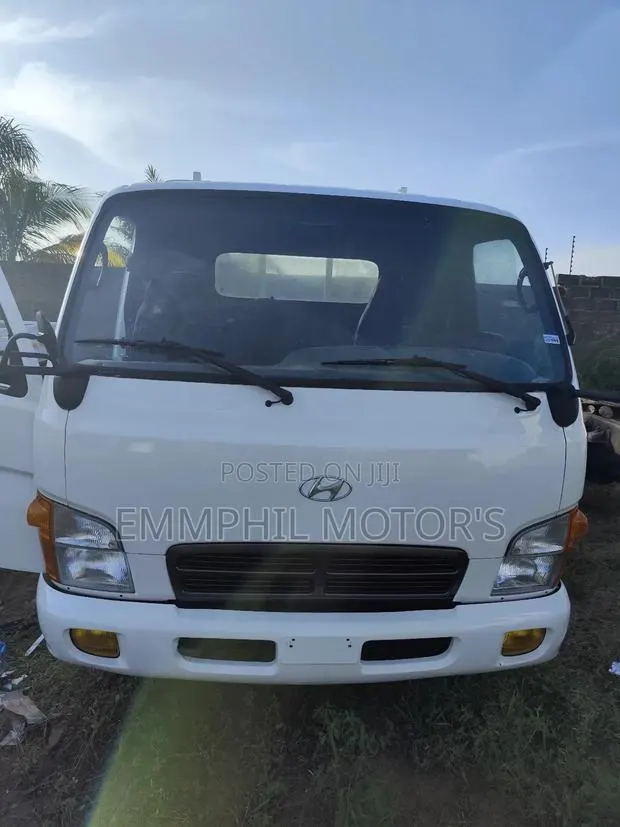 Hyundai Mighty 3.5ton. New Arrival. Manual Engine. · Photo 1