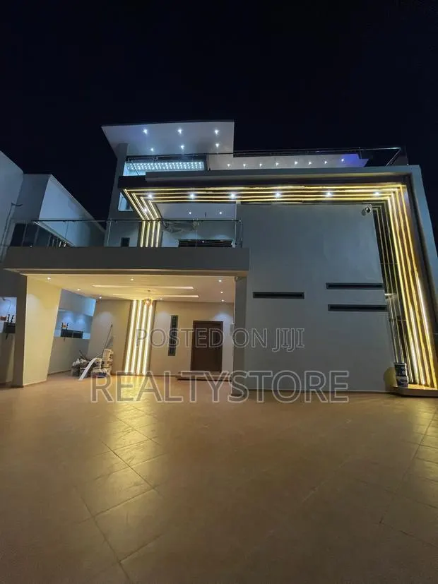 6bdrm Penthouse in Ashongman Estate, Accra Metropolitan for sale · Photo 1
