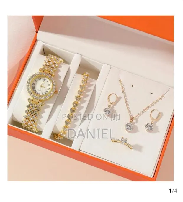 Women's Gold Gift Set Jewelries · Photo 1