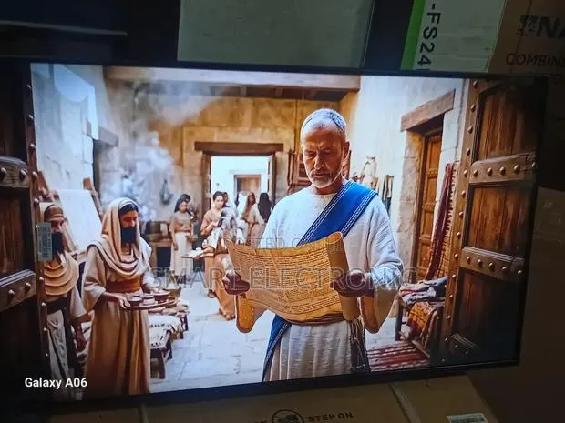 Samsung 43” Ultra Clear Picture Television · Photo 1