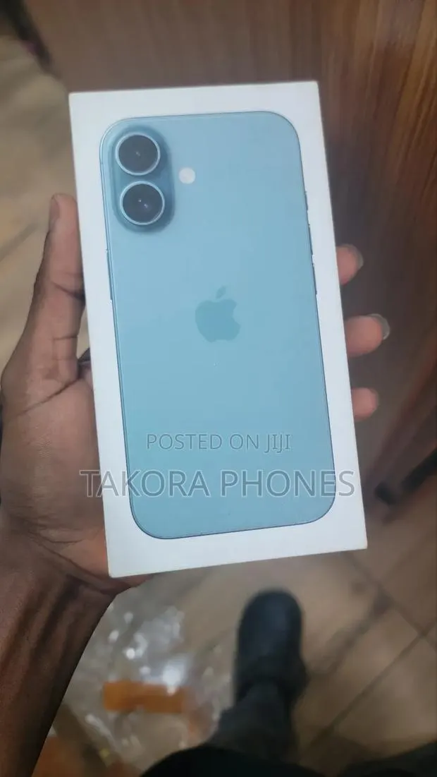 New Apple iPhone 16 128 GB Blue · Photo 1