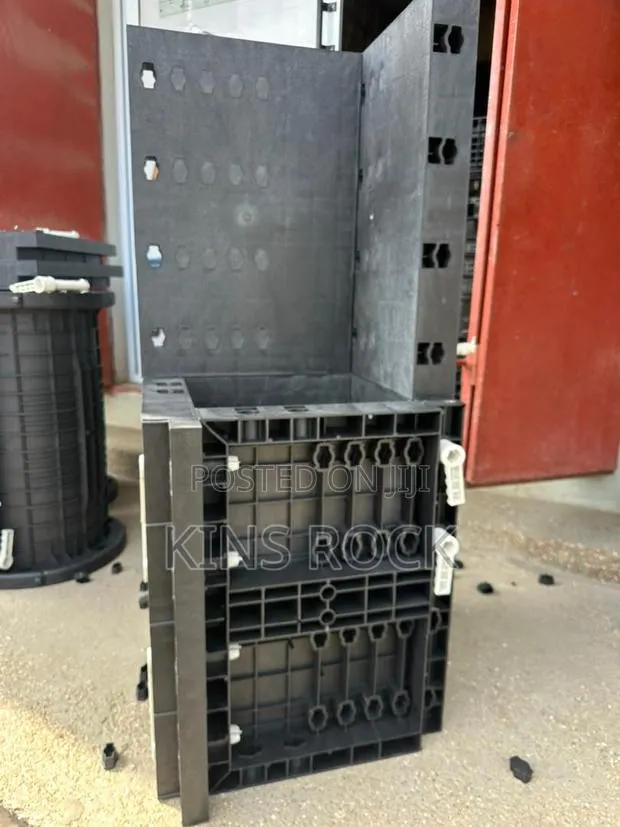 Plastic Pillar Mould (Size; 6",8",10",12",14") · Photo 1