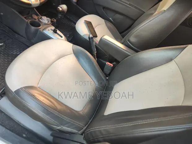 Chevrolet Spark LT 2012 Silver · Photo 1