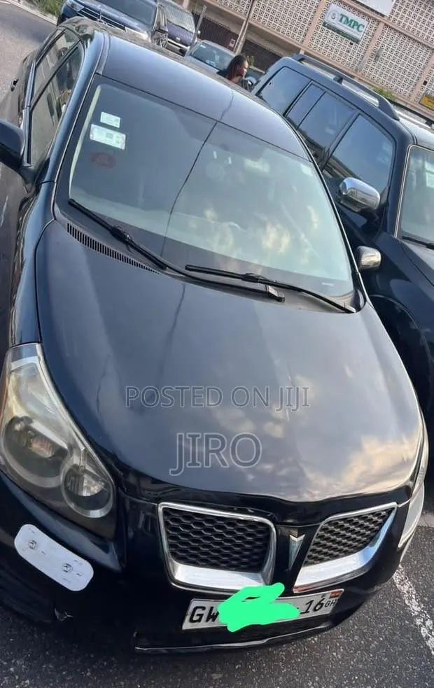 Toyota Matrix Hatchback FWD (1.8L 4cyl 5M) 2010 Black · Photo 1