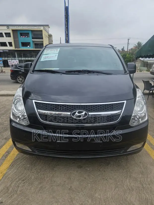 Hyundai Starex 2015 Black · Photo 1