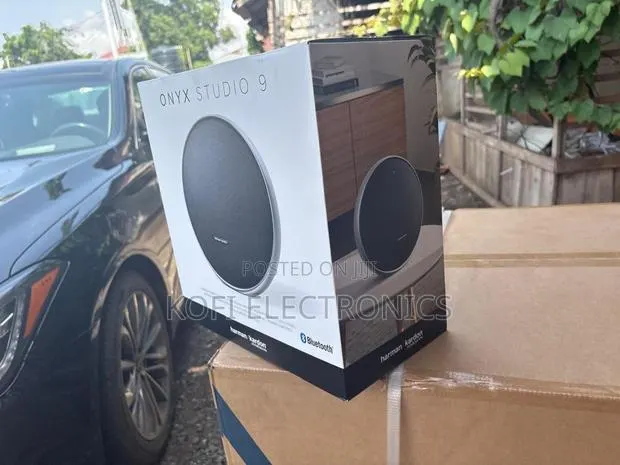 Onyx Studio 9 Robust, Audio-Centric Performer · Photo 1