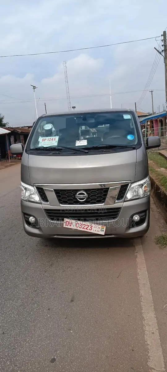 Nissan Caravan (Urvan) 2016 Grey · Photo 1