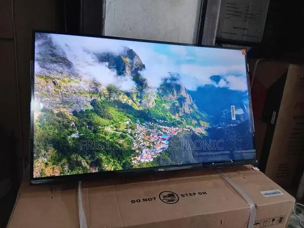 TCL 32 Smart Tv Clarity That Reveals Every Scene Sharply · Photo 1