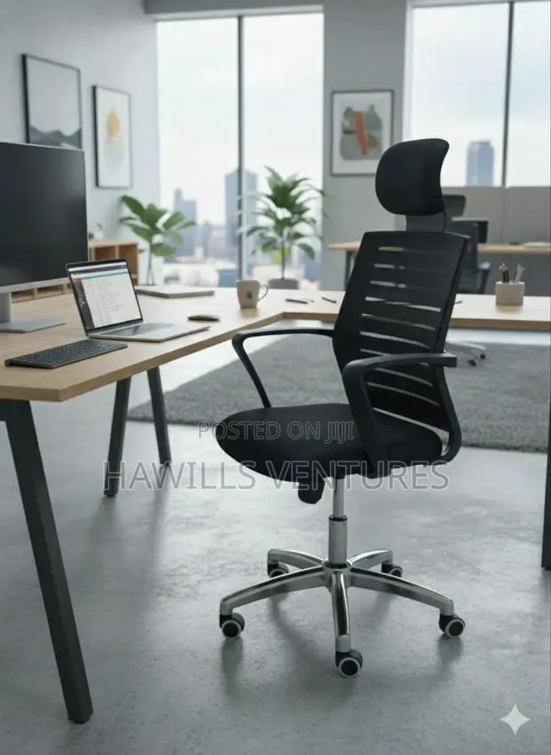 Office Swivel Chair With Headrest. · Photo 1