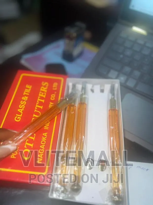 Glass and Tile Otl Cutter (Pomt-051) · Photo 1