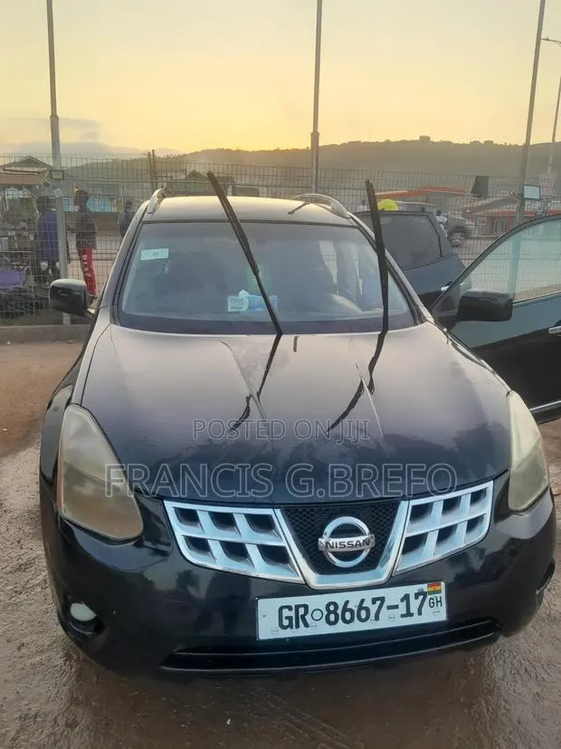 Nissan Rogue S 2011 Black · Photo 1