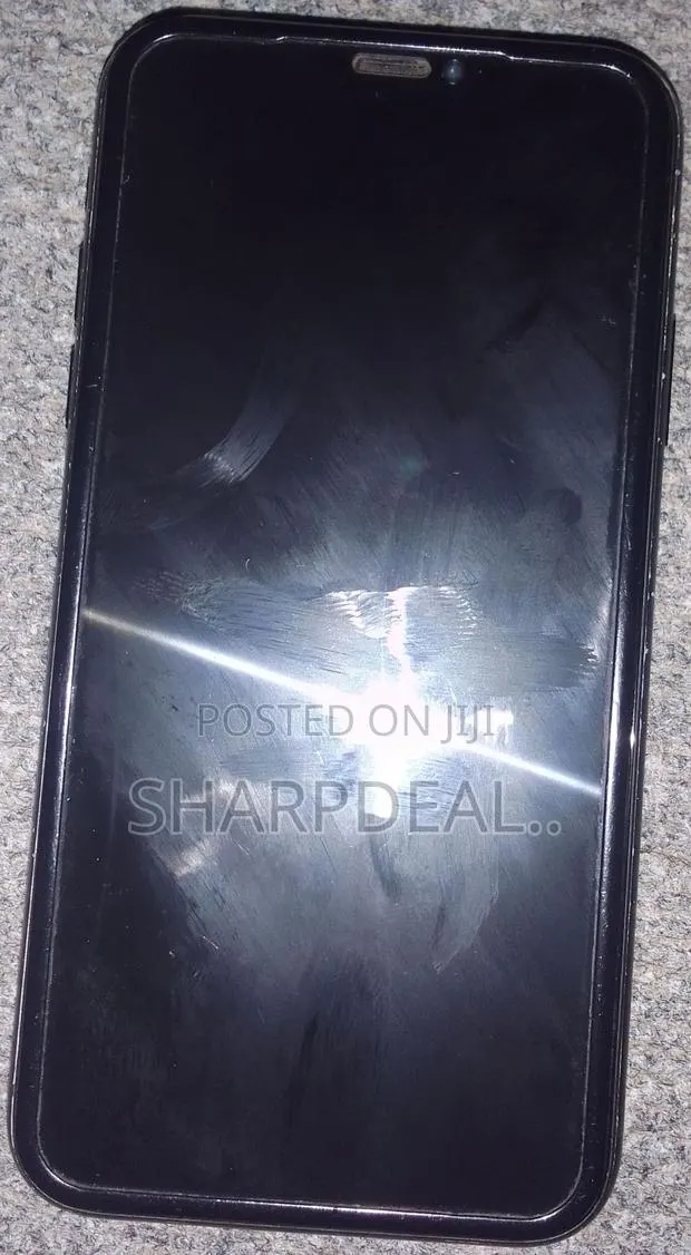 Apple iPhone XR 128 GB Black · Photo 1
