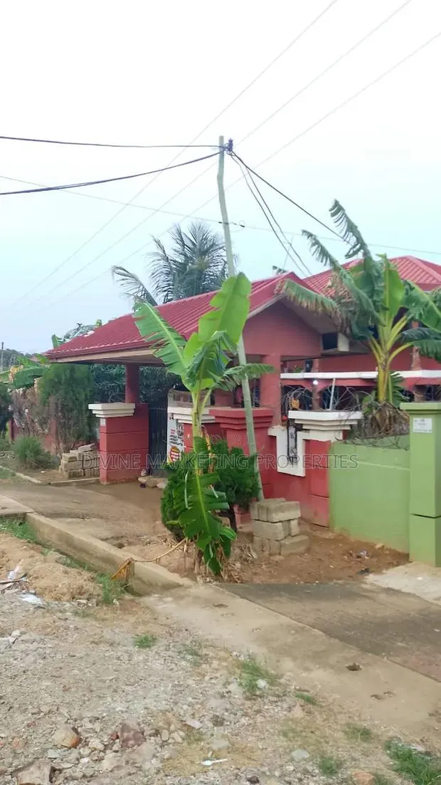 5bdrm House in Deeper Life, Market for sale · Photo 1