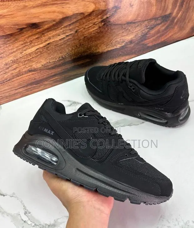 Nike Air Max Command Triple Black Sneaker · Photo 1
