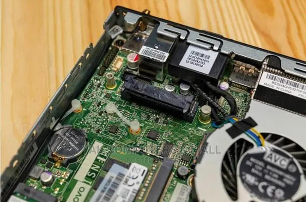 Lenovo ThinkCentre M910 SFF 16GB Intel Core I5 SSD 256GB · Photo 1