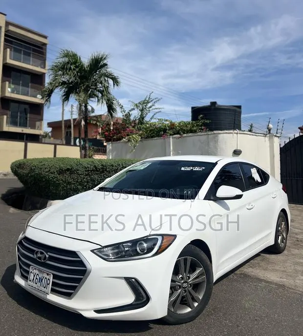 Hyundai Elantra SE Sedan FWD (2.0L 4cyl 6M) 2017 White · Photo 1