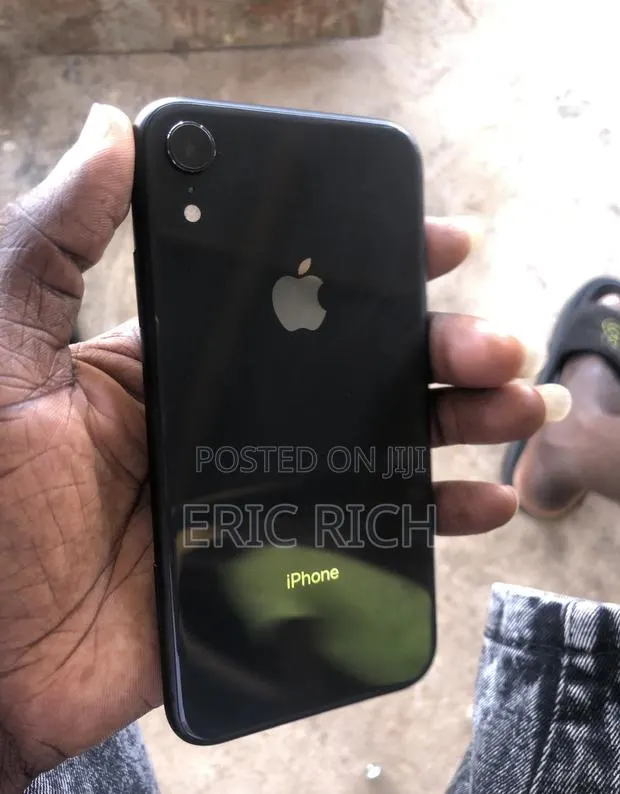 Apple XR 64 GB Black · Photo 1