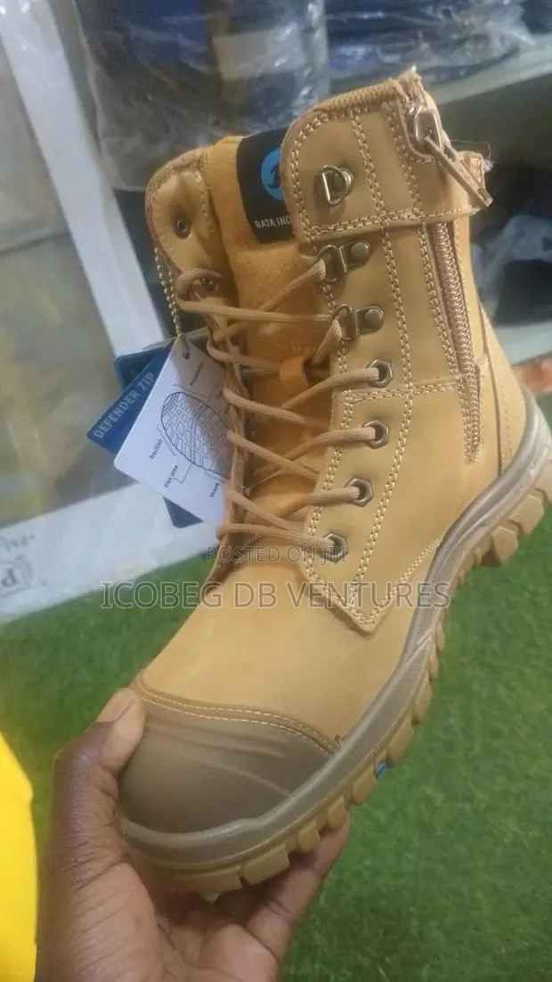 Defender Zip Safety Boot · Photo 1