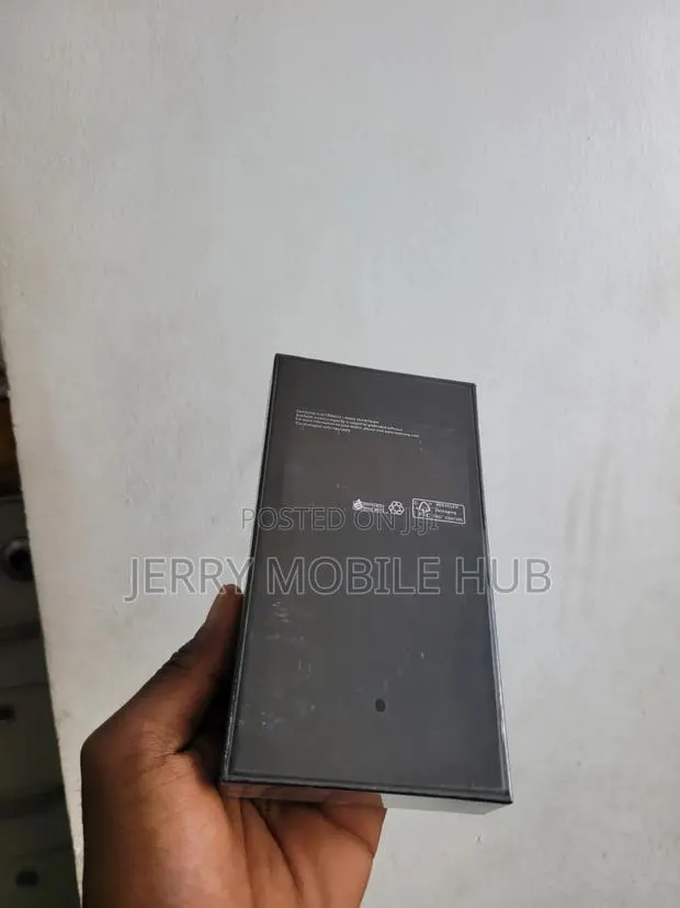 New Samsung Galaxy S22 5G 128 GB Black · Photo 1