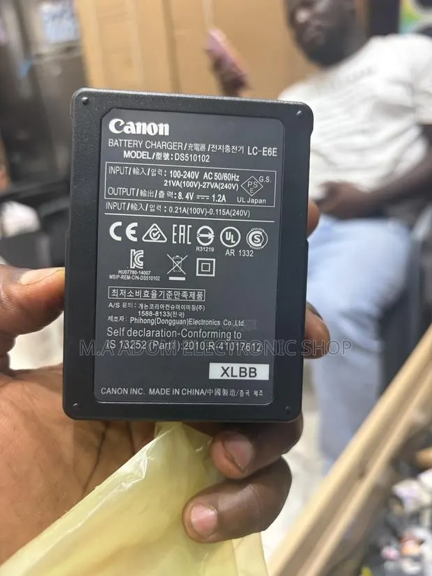 Lp E6N Lithium Battery Charger · Photo 2