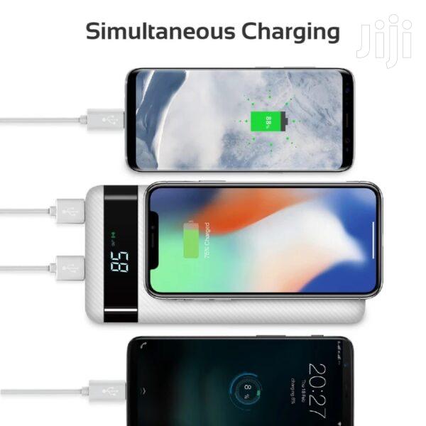 Auratank-20 Fast Wireless Power Bank With USB+ QC3.0 · Photo 5