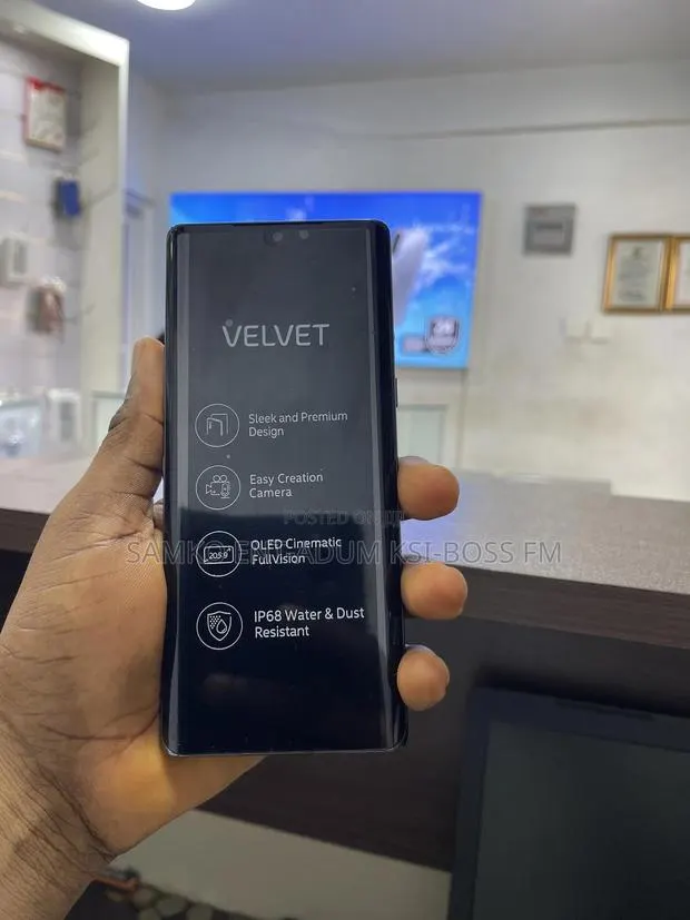 New LG Velvet 128 GB Black · Photo 1