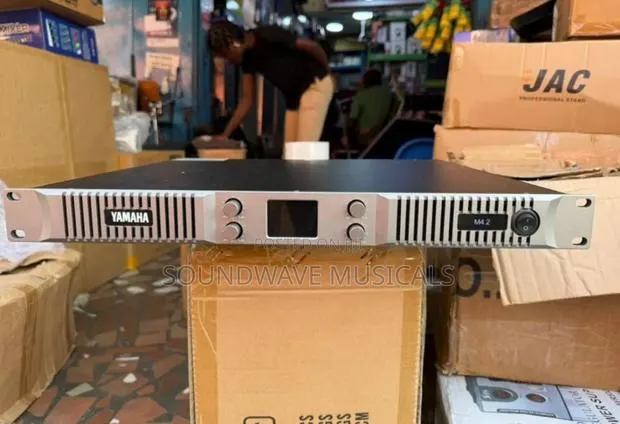 Professional Yamaha Bass Amplifier 4in1 for Sale · Photo 1