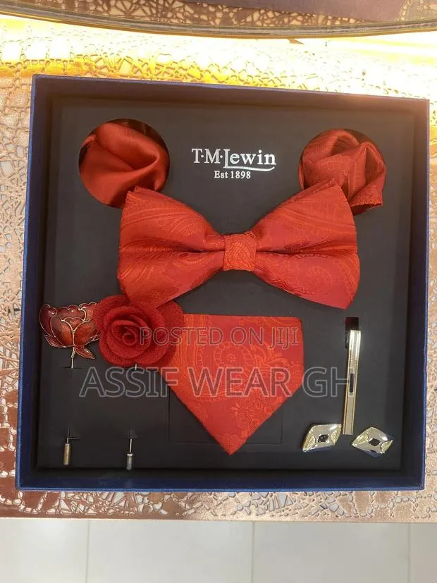 Tie And Accessories · Photo 1