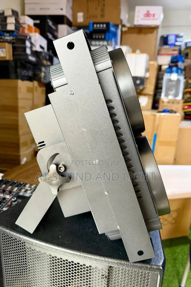 Prolumen 400 Watts COB Blinder Stage Light [High Grade] · Photo 3