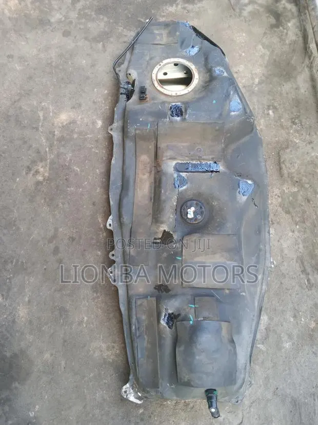 Toyota Rav4 2018 Fuel Tank · Photo 1