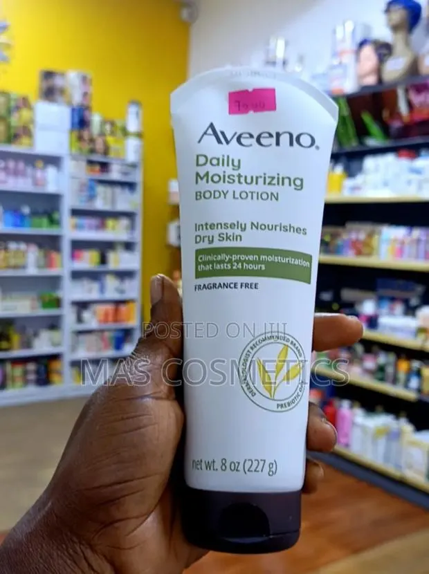 Aveeno Daily Moisturizing Body Lotion - 227g · Photo 1