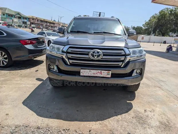 Toyota Land Cruiser 4.5 V8 GXR 2013 Gray · Photo 1