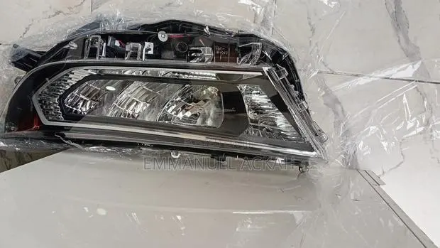 Toyota Rav4 2019 to 2022 Headlight Normal · Photo 1
