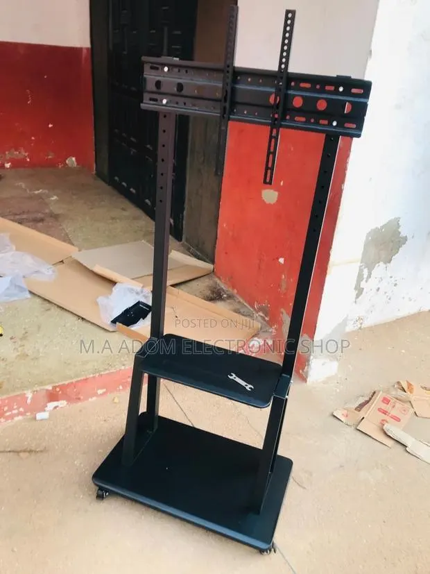 Portable Cart for Screen 32”-70” · Photo 1
