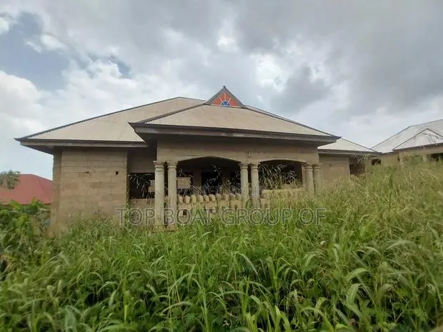 5bdrm House in Santasi Apire Top, Kumasi Metropolitan for sale · Photo 1