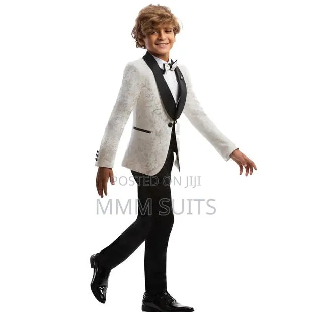 Quality 3-piece Children Suit · Photo 1