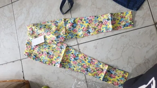 Kids Girls Trousers · Photo 1
