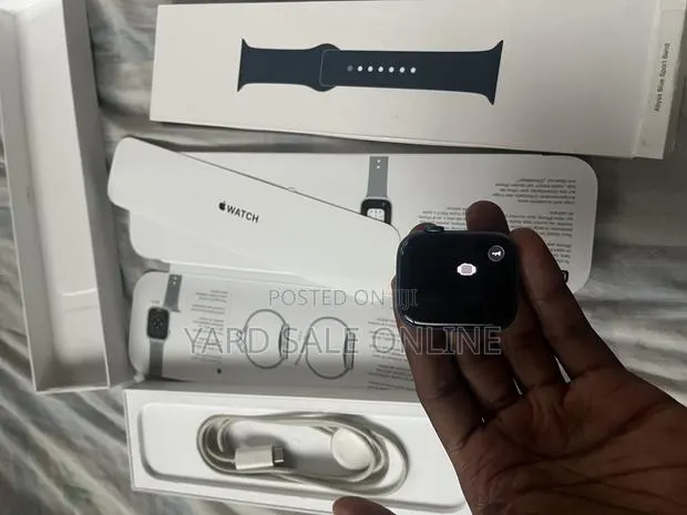 Apple Watch Series 7, 45mm · Photo 1